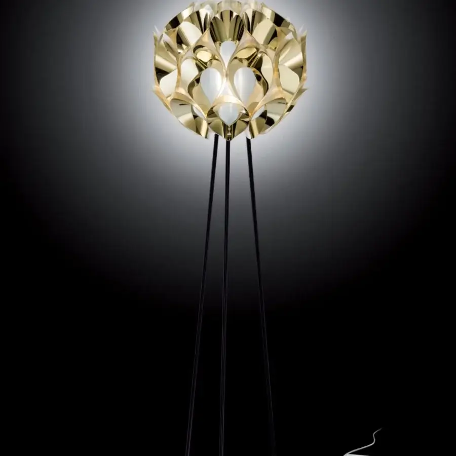 Distinguished Slamp Flora floor lamp with sixty golden petals and a shiny aluminum vaporization finish
