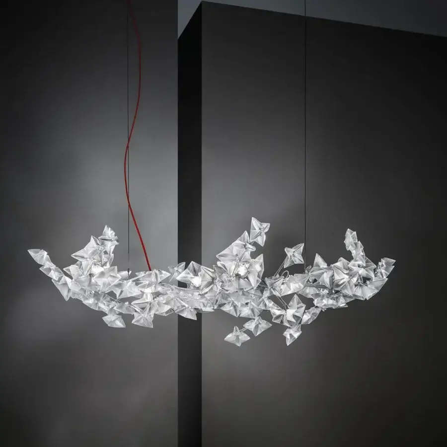 Exceptional Slamp Hanami suspension lamp with hand-folded clear Lentiflex® flowers recreating diamond-like crystalline reflections and delicate cables