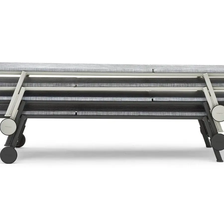 Superior Varaschin Bahia lounger crafted in Italy with gray VAR#TEX fabric and powder-coated aluminum frame