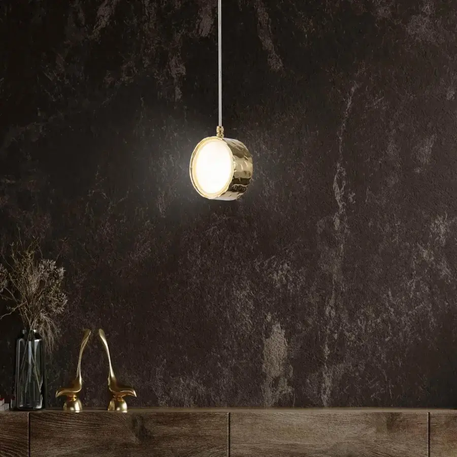 Superior Stillux Circle suspension lamp with a circular matt white glass diffuser and glossy gold-toned hammered metal frame