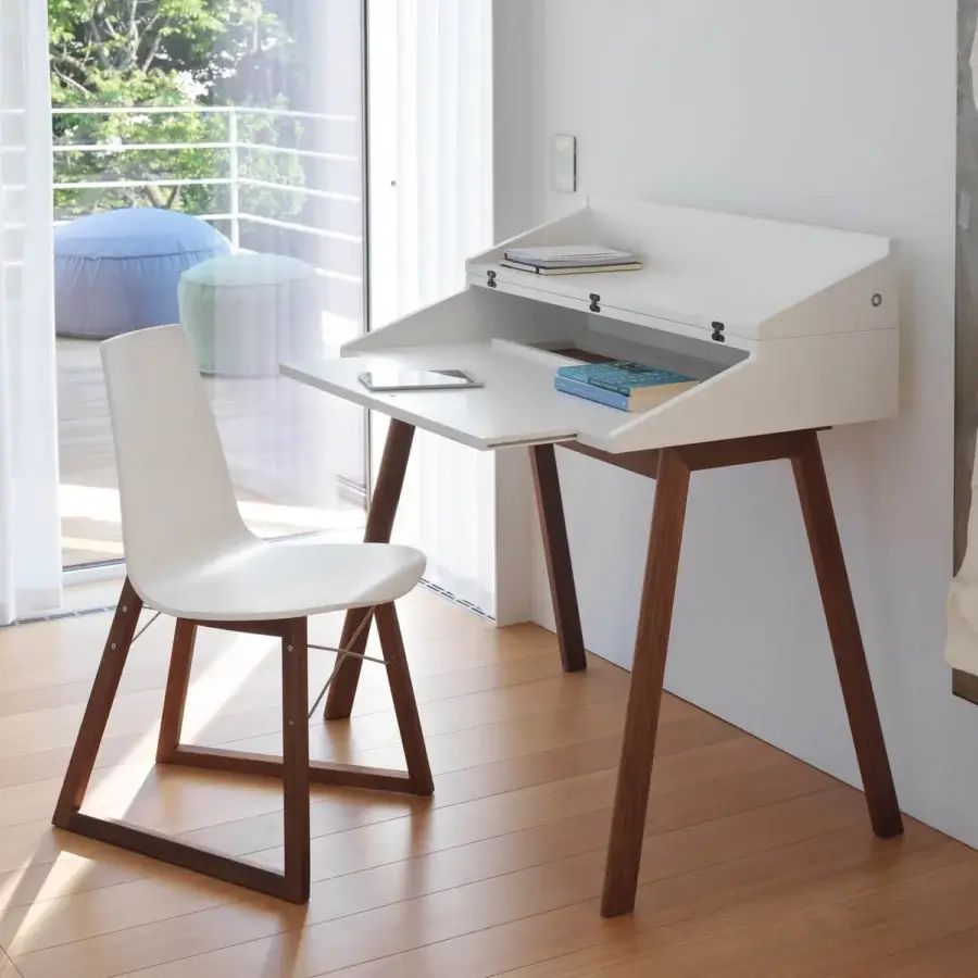 Exceptional Horm Bureau desk with a matt lacquered MDF writing surface and solid wood legs in white and brown tones