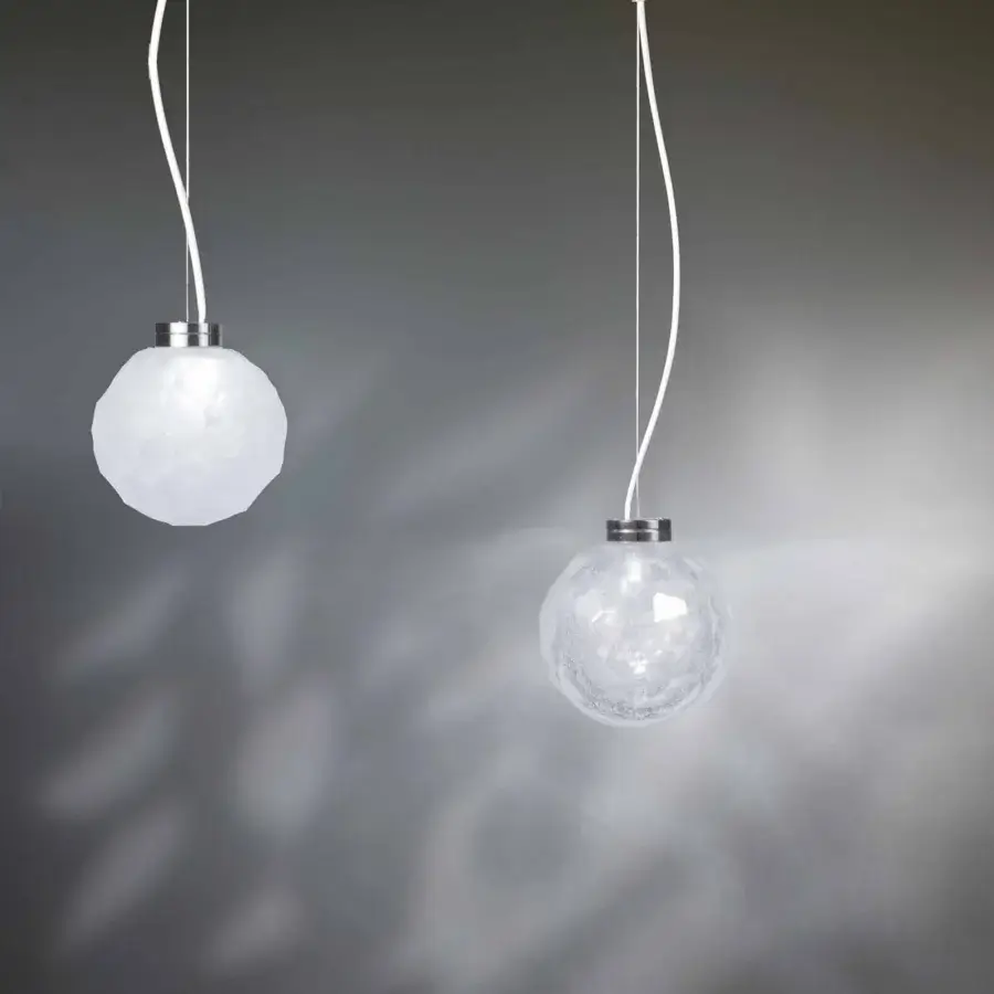 Exceptional Stillux The Light suspension lamp with a spherical faceted diffuser in translucent white glass and silver-toned chrome metal