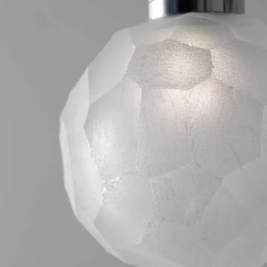 Elegant Stillux The Light suspension lamp with chrome metal and Certified Lead Crystal diffuser in a transparent faceted finish