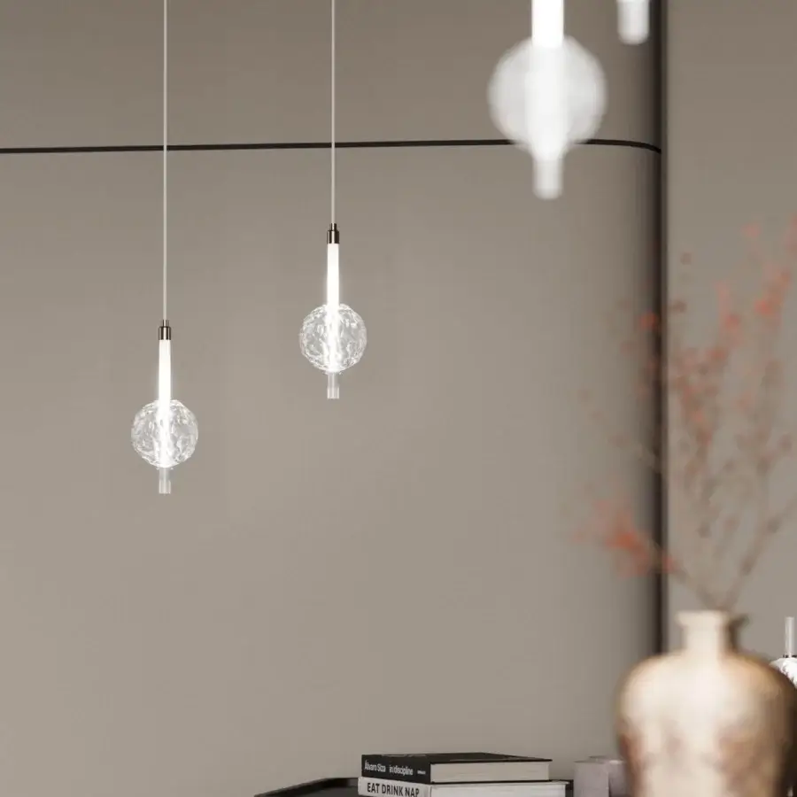 Exceptional Stillux The Light suspension lamp with a chrome metal frame and hand-polished transparent lead crystal diffuser
