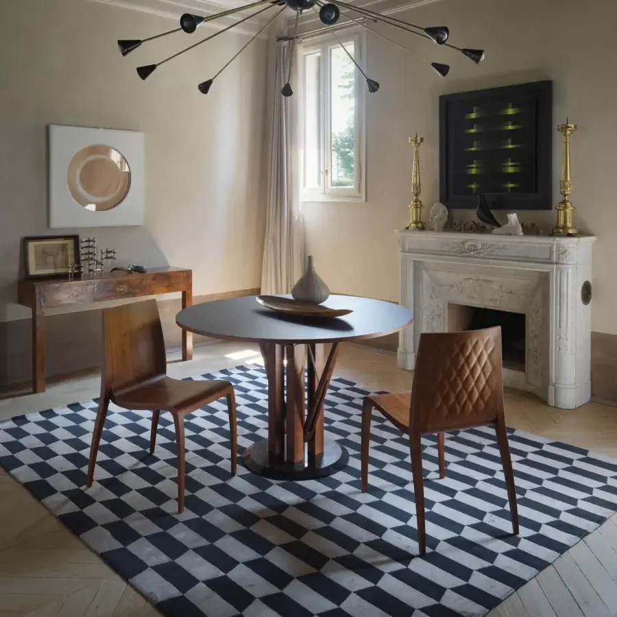 Exceptional Horm Ki chair with solid wood legs and quilted plywood seat, presenting a uniformly medium brown finish