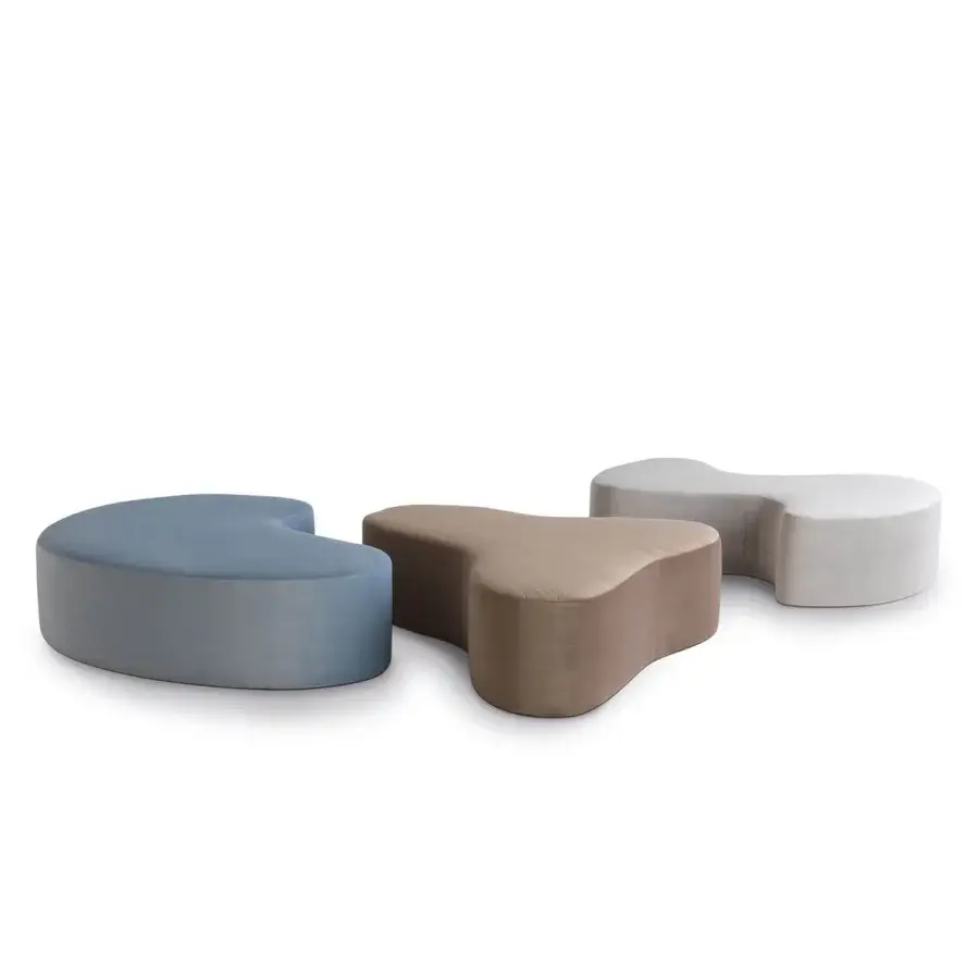 Distinctive Horm Niña, Pinta & Santa Maria ottoman with a rounded form upholstered in off-white textile and matte finish