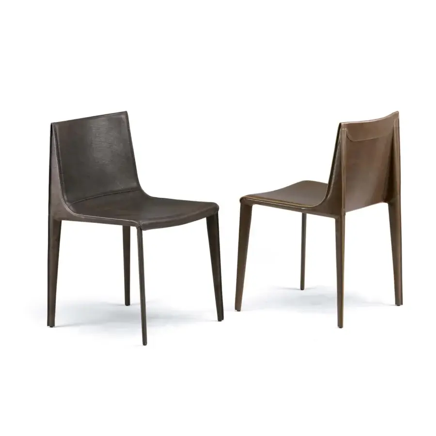 Distinguished Arketipo Emily chair upholstered in dark grey vegetable-tanned leather with a seamless matte finish