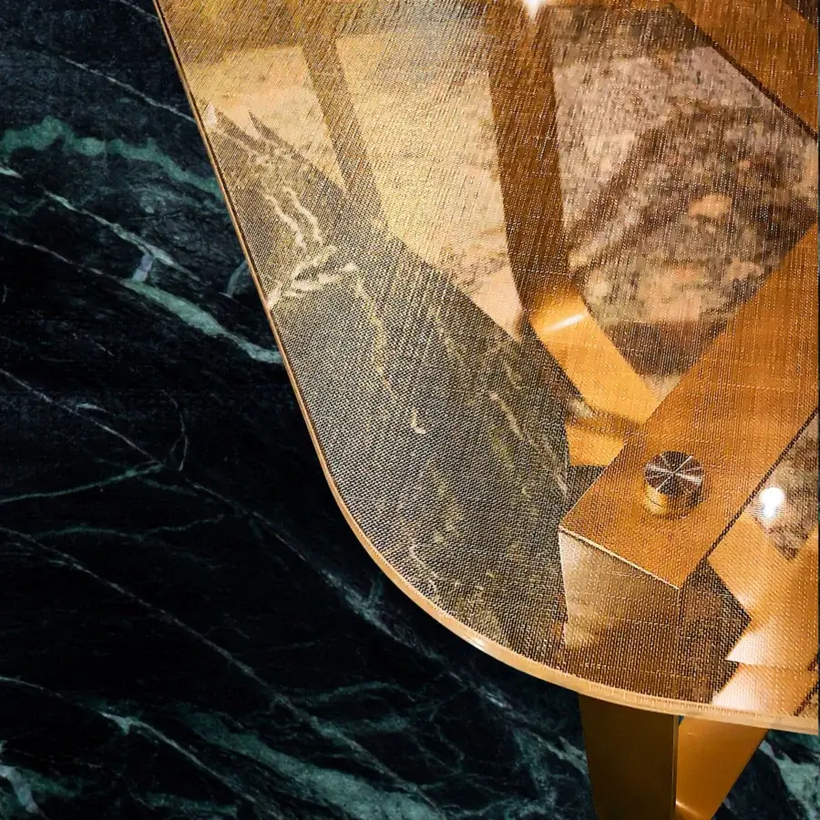 Distinguished Borzalino Ground coffee table with meshed glass top and lacquered metal base in glossy finish