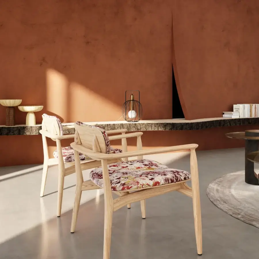 Exceptional Borzalino Regina lounge chair with solid wood structure and multicolored floral textile upholstery in a light tone