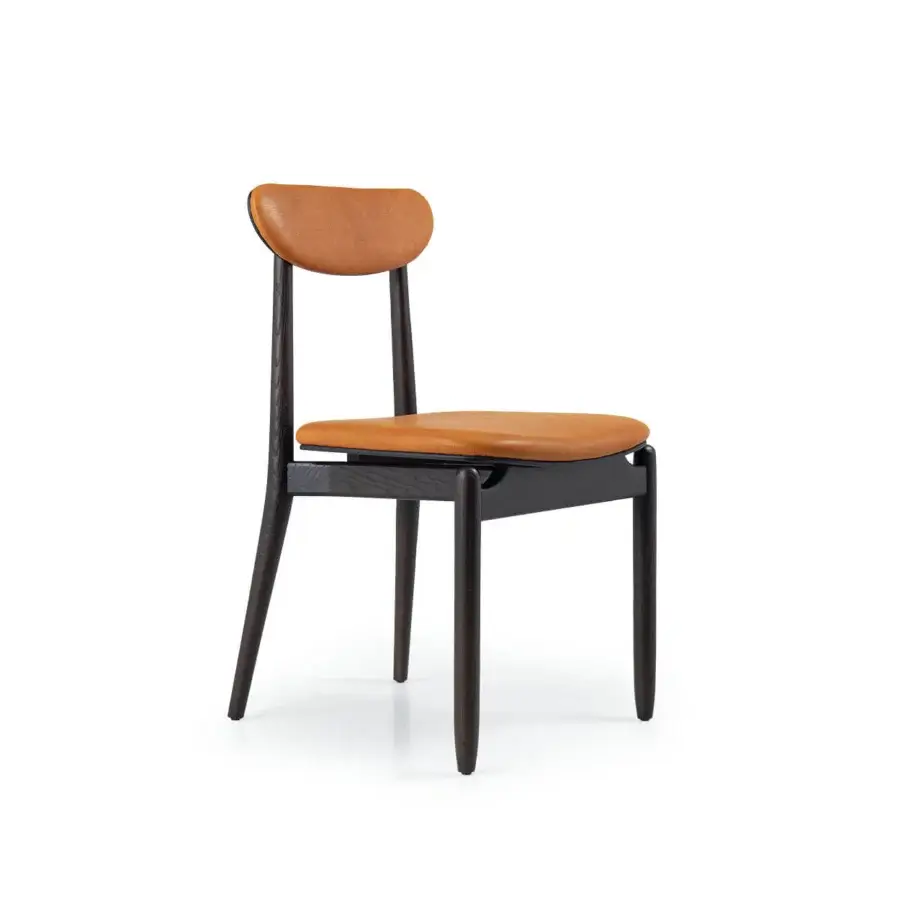Refined Borzalino Regina chair with solid wood structure and tan leather upholstery exhibiting a matte finish
