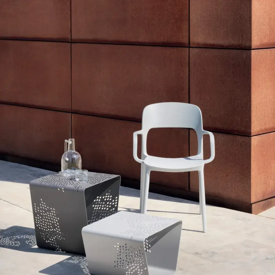 Superior Bontempi Gipsy chair in light grey polypropylene and glass fiber with matte finish