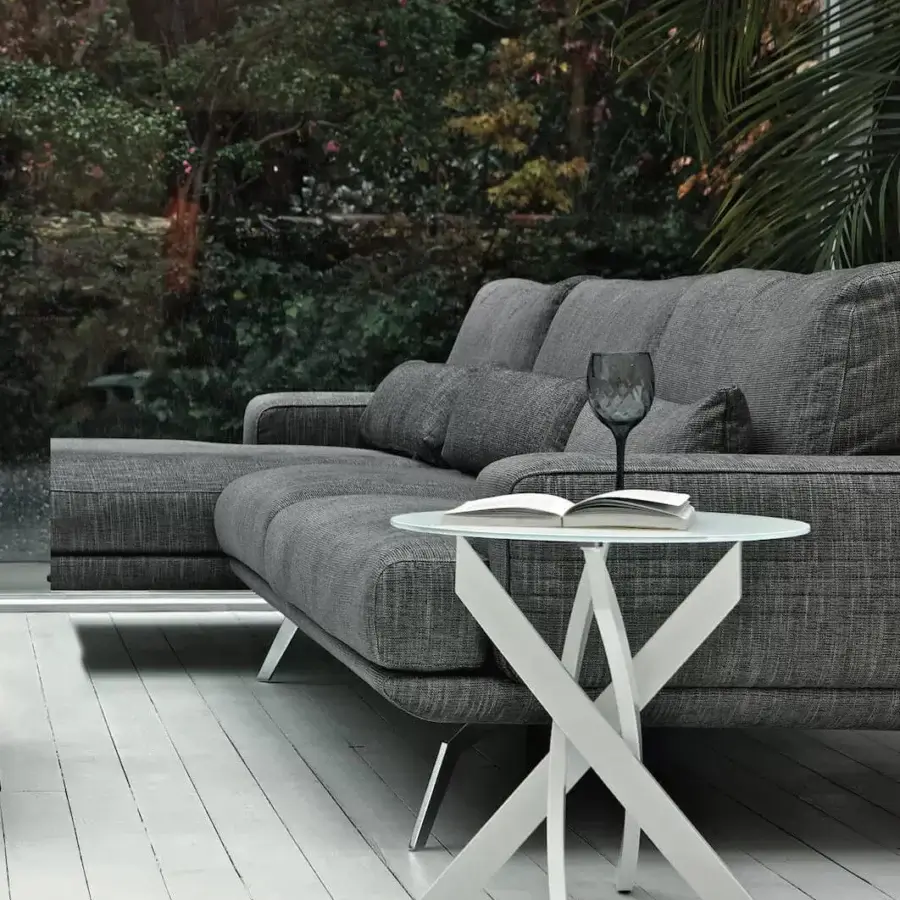 Exceptional Bontempi Artistico coffee table with a smooth glass top and white painted wood X-shape base crafted in Italy