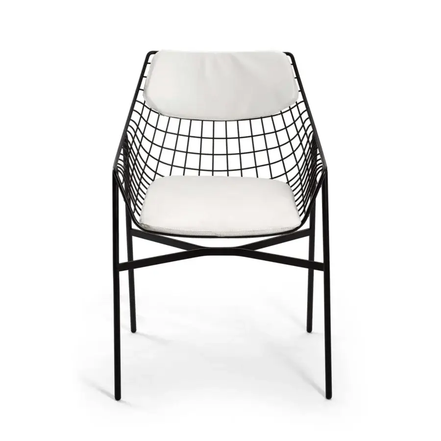 Exceptional Varaschin Summer Set armchair with a geometric silhouette in matte black powder-coated steel and white cushions