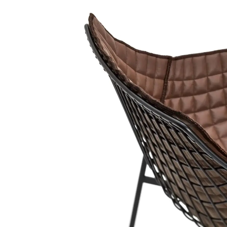 Lavish Varaschin Summer Set armchair with a powder-coated steel grid and quilted brown textile cushion