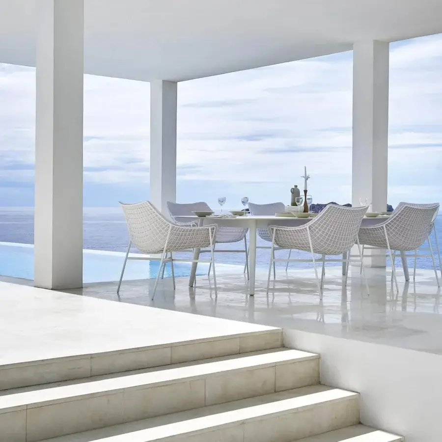Distinguished Varaschin Summer Set lounge chair with a powder-coated steel grid structure and glossy white finish