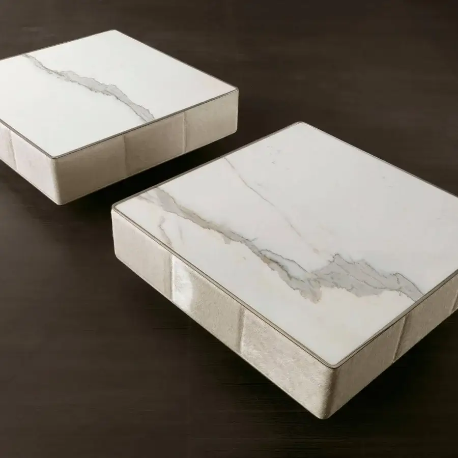 Exceptional Rugiano Hugo coffee table with white and grey marble-like veining and light-colored leather built with Baguette embroidery