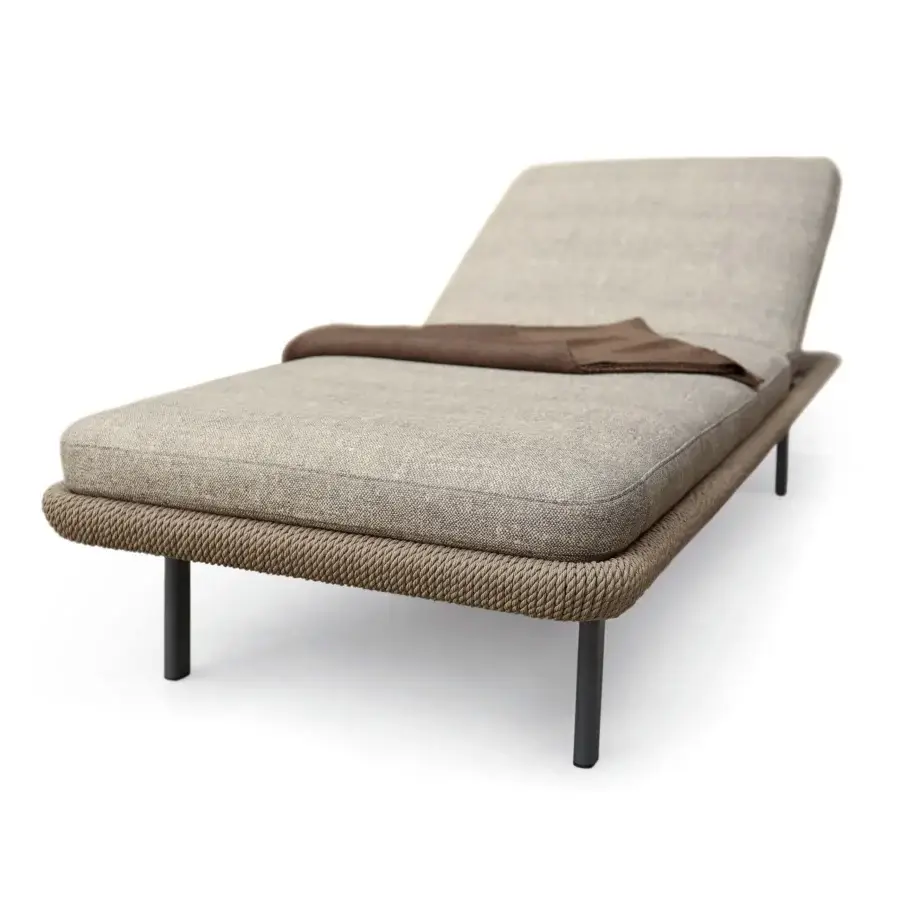 Superior Varaschin Babylon lounger crafted with a matt-gray painted aluminum base and heathered light brown man-made fiber cord wrapping