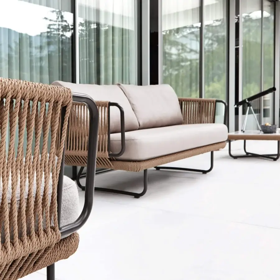 Superior Varaschin Babylon sofa with hand-woven synthetic fiber rope detail and varnished aluminum in light beige and brown hues