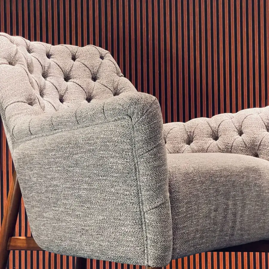 Meticulous Borzalino Eve Capitonnè lounge chair with light gray textured weave and lacquered oak base