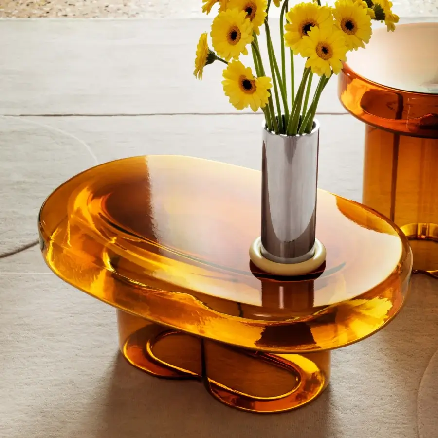 Superior Miniforms Soda coffee table crafted in amber Murano blown-glass exhibiting curved lines and a glossy finish