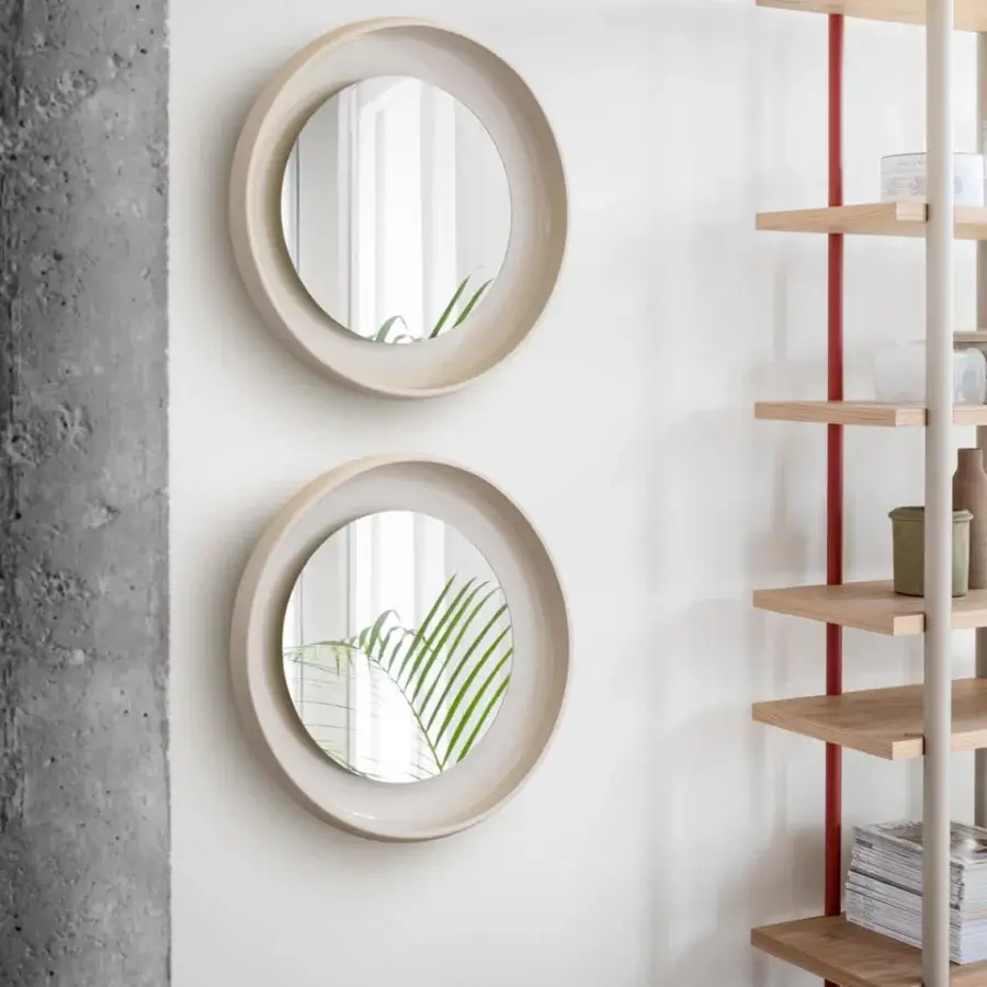 Distinguished Miniforms Coque mirror with creamy beige frame, textured skin and shiny enamelled surface crafted in Italy