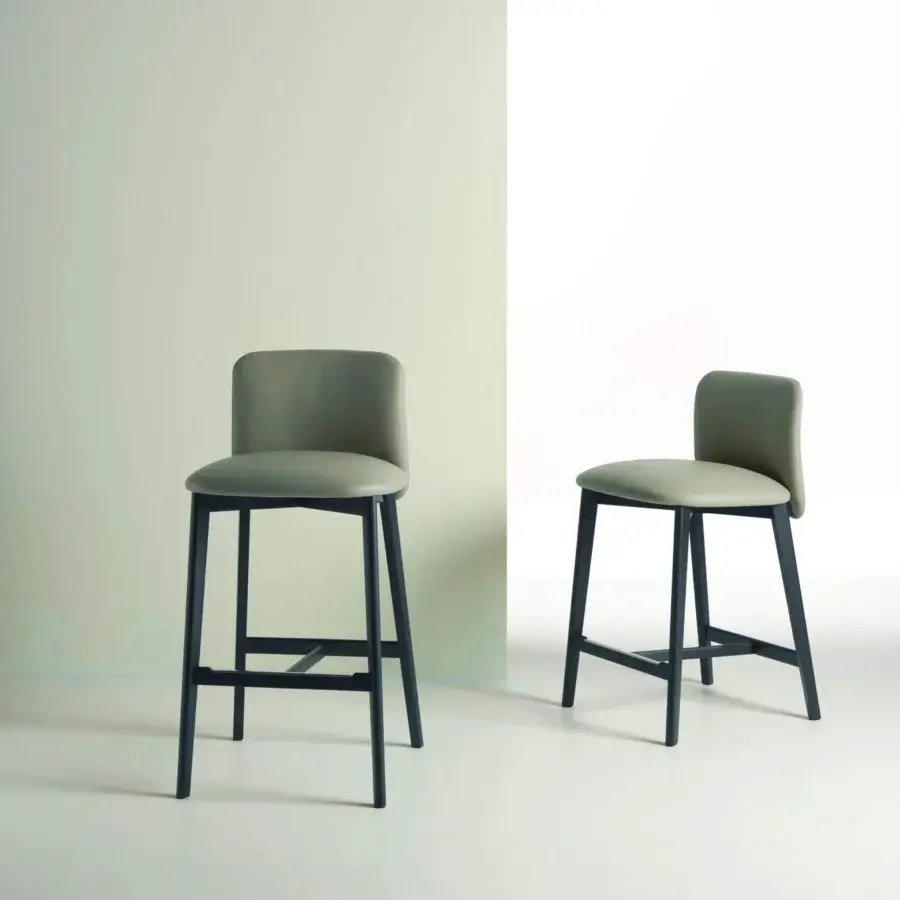 Distinctive Frag Siloe stool with gray-toned seat, curved backrest, dark wood rectilinear frame and satin stainless steel footrest inserts