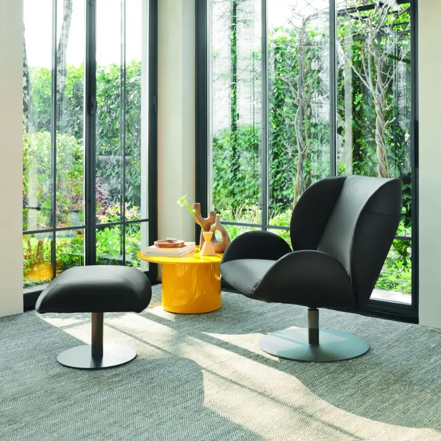 Superior Frag Ocean lounge chair in dark gray with ergonomic cushions and a central steel swivel base