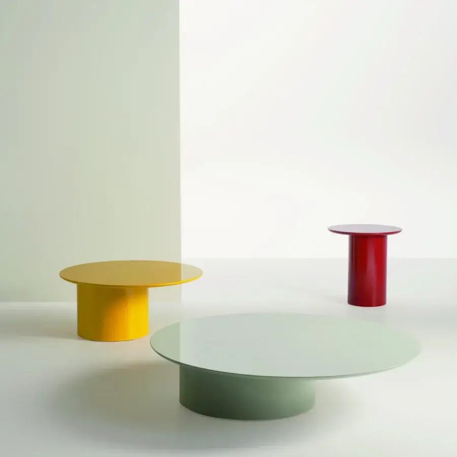 Exceptional Frag Myon coffee table built in Italy with a cylindrical base and thin circular top in glossy muted green