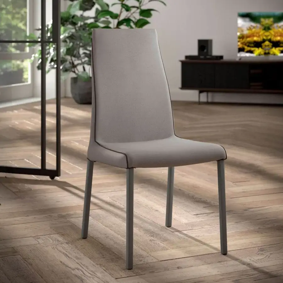 Superior Ozzio Italia Blitz chair with sinuous back fully covered in light gray textile and smooth finish