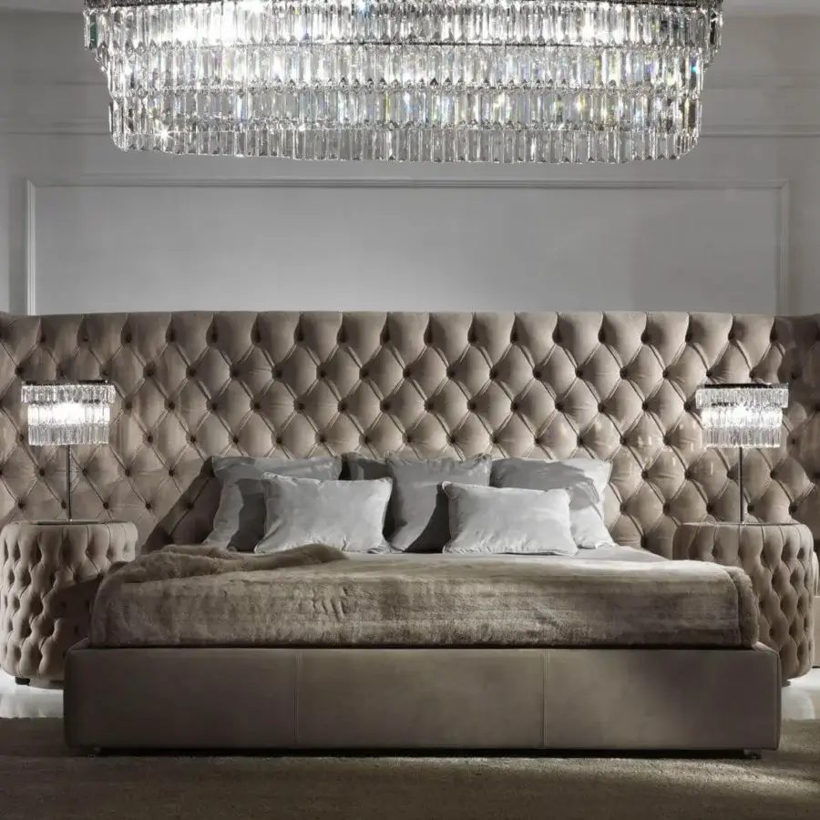 Distinguished DV Home Collection Byron table lamp with a shining chrome structure and bevelled glass pendants