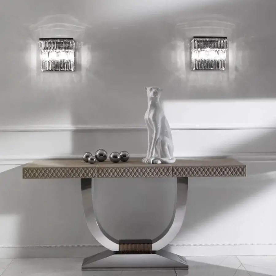 Distinguished DV Home Collection Byron wall lamp with a 24kt gold structure and clear bevelled glass pendants showcasing a sparkling finish