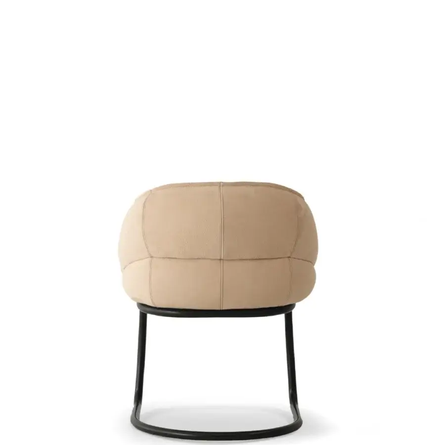 Harmonious Cierre1972 Giorgio armchair built with raw-cut leather upholstery and a sleek tubular metal structure
