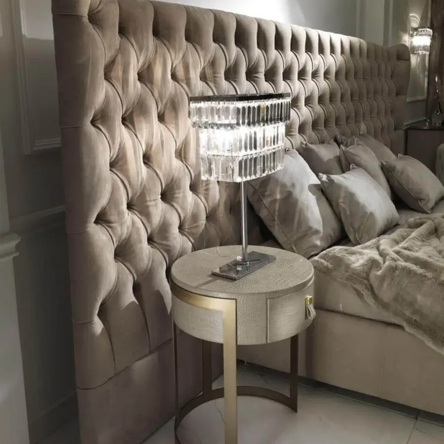 Exceptional DV Home Collection Vogue Maxi bed with neutral beige tufted textile upholstery and matte finish