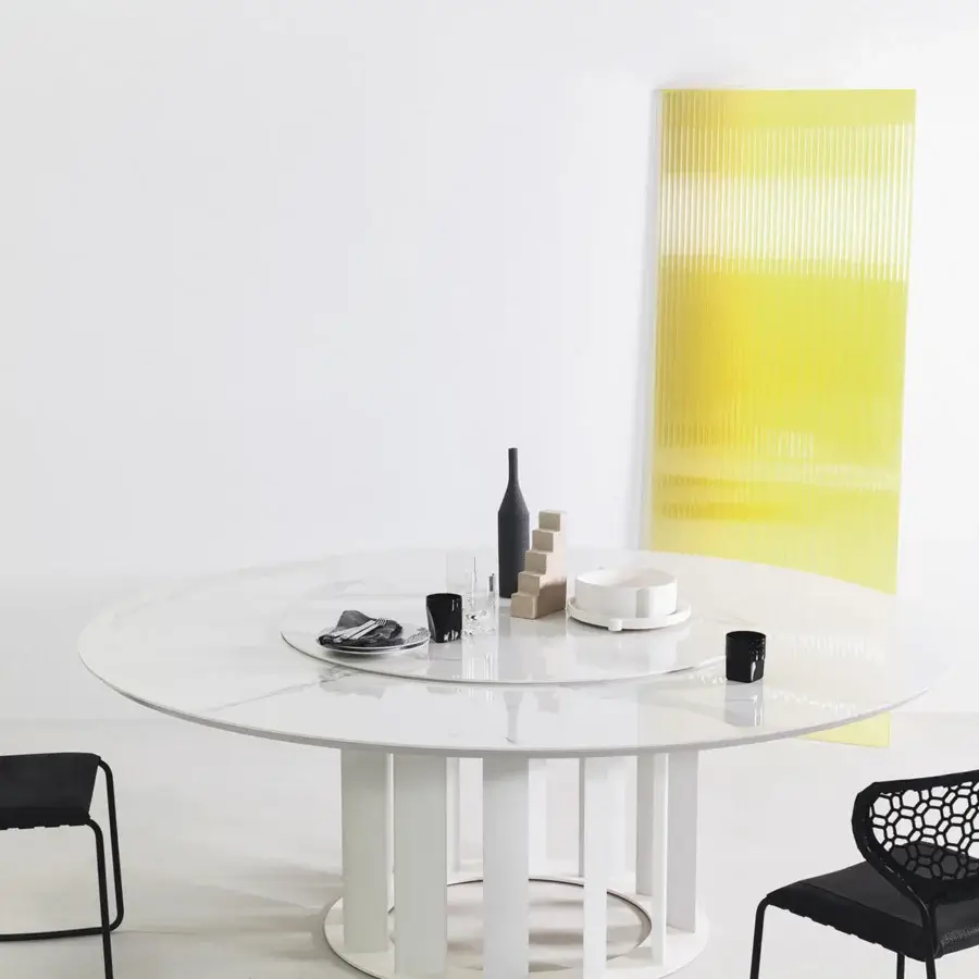 Superior Cierre1972 Tao table with a round wooden top and ceramic Lazy Susan turntable built with a sculptural white base