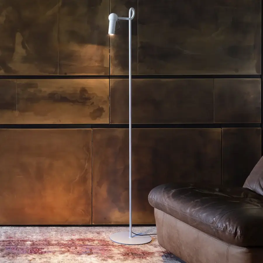 Superior Kundalini Bird floor lamp with die-cast varnished aluminum head and premium coated metal structure
