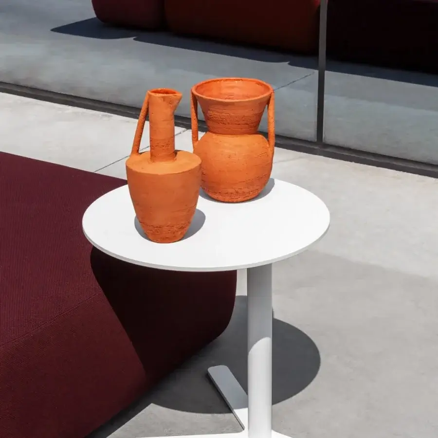 Superior Lapalma YO Outdoor table with a circular white HPL Fenix® top and powder-coated polyester base