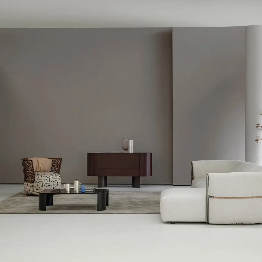 Superior Cierre1972 Belt sectional sofa with off-white textured textile and a rope-like frame exhibiting a matte finish