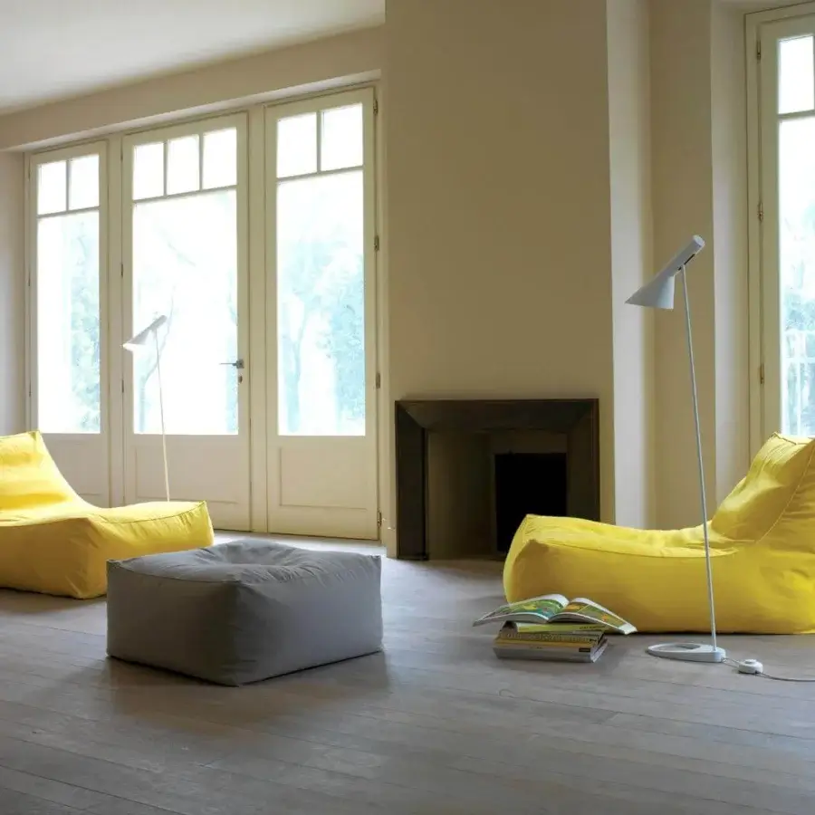 Distinguished Verzelloni Zoe chaise lounge with yellow textile upholstery and classical piping in a matte finish