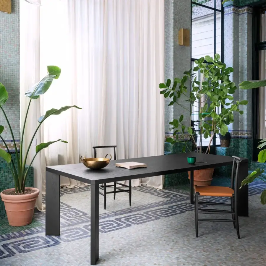 Superior Miniforms Manero table crafted in wood with a matte black finish exhibiting clean lines