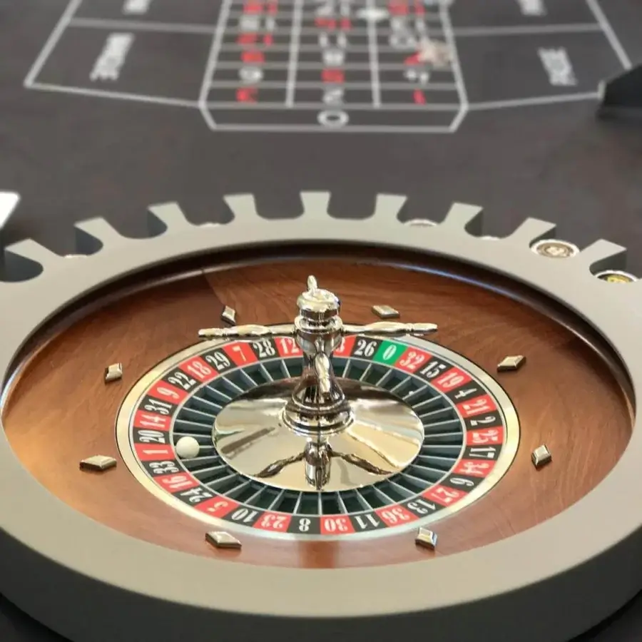 Elegant Vismara Montecarlo roulette table built with lacquered printed glass and a soft touch lacquered ring base