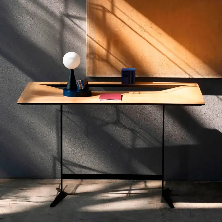 Exceptional Bross Cut desk with a light brown wood tabletop and sleek black lacquered metal frame crafted in Italy