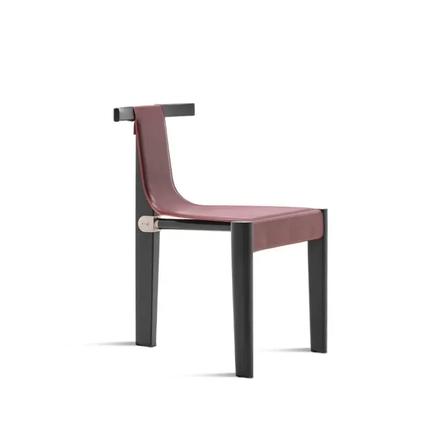 Superior Casamania Pablita chair with ashwood structure, reddish-brown leather upholstery and stainless steel carbon fiber connections