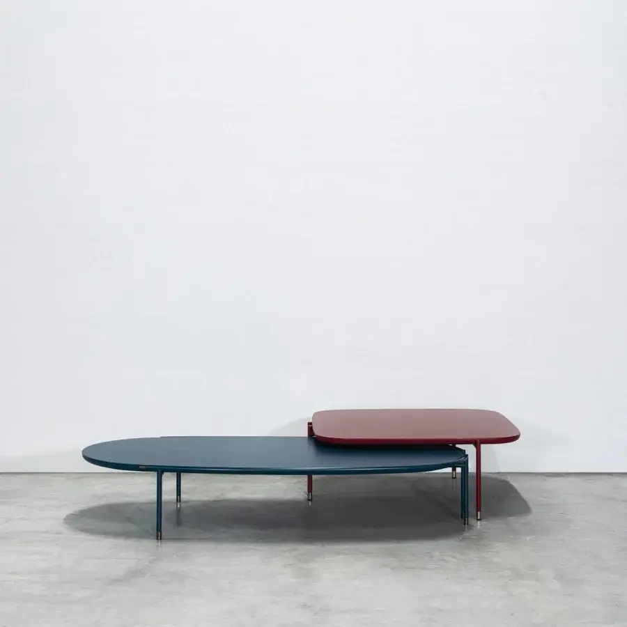 Superior Cierre1972 Mac coffee table with reddish-brown matt lacquered top and slender silver-tipped metal legs