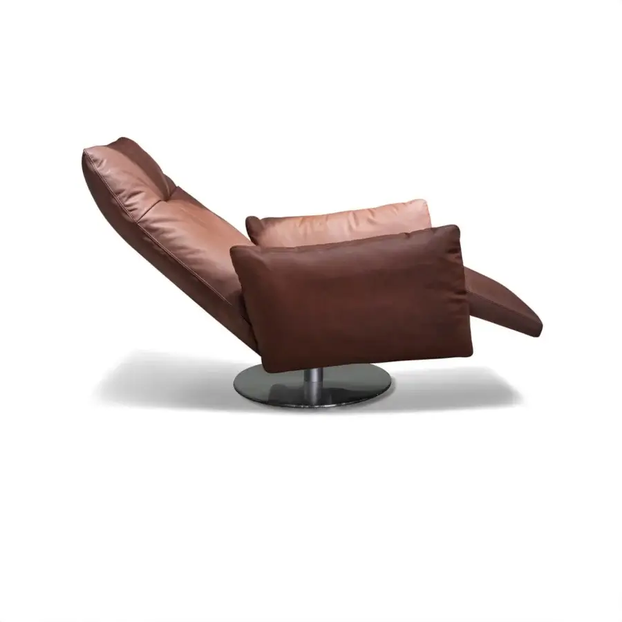 Exceptional Cierre1972 Cloud swivel lounge chair crafted in gradient brown leather-like material with electric reclining and footrest