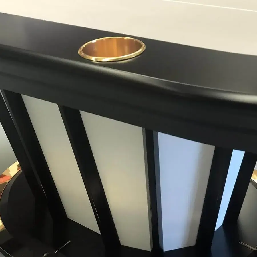 Exclusive Vismara Desire poker table with a glossy dark coating, steel base and customizable playing surface in Pantone colors