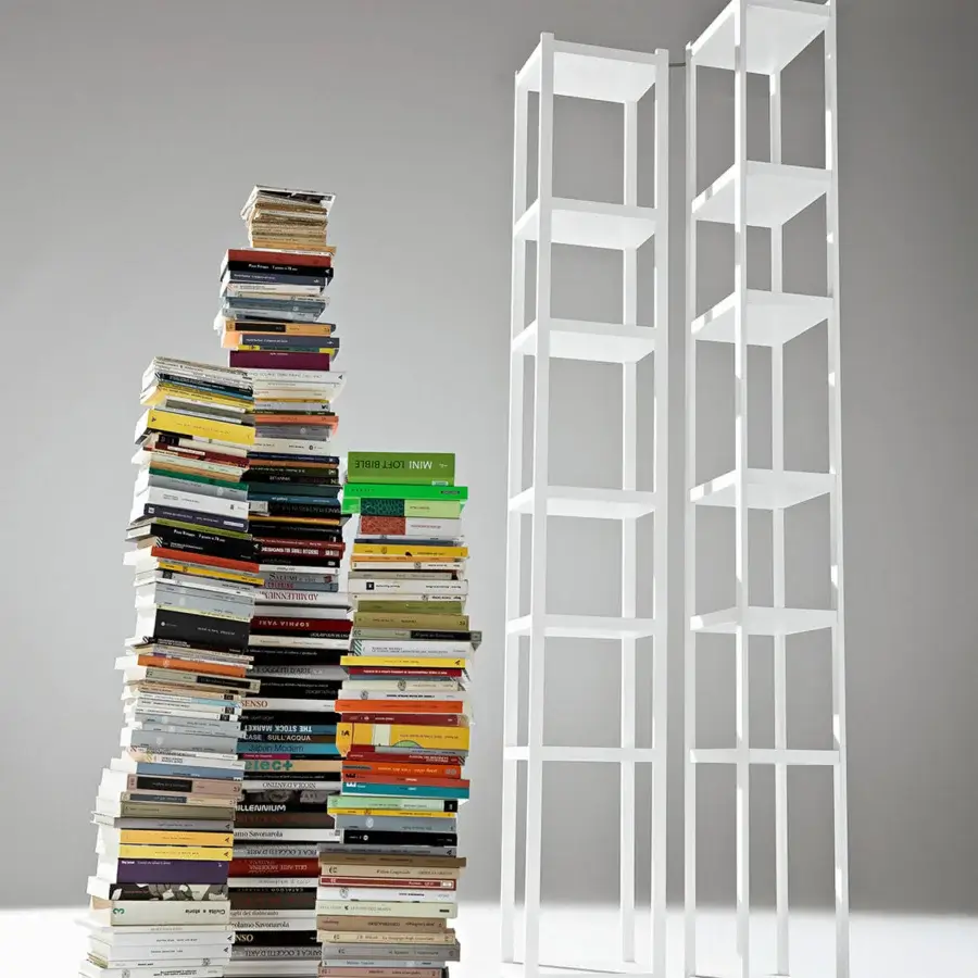 Exceptional Horm Singles bookcase crafted in Italy with lacquered beech and fixed lacquered MDF shelves offering a clean white finish