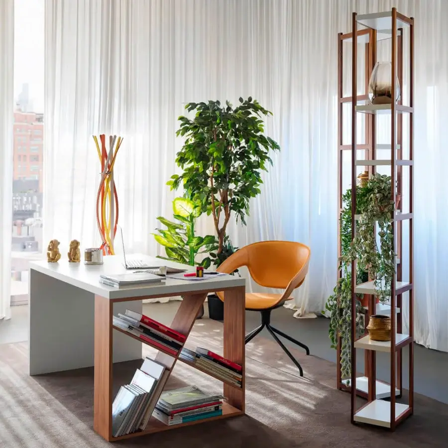 Elegant Horm Singles bookcase with a solid walnut structure and fixed lacquered MDF shelves
