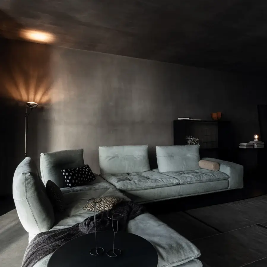 Distinguished Cierre1972 Carlton sectional with light gray textile upholstery and modular cushioned construction