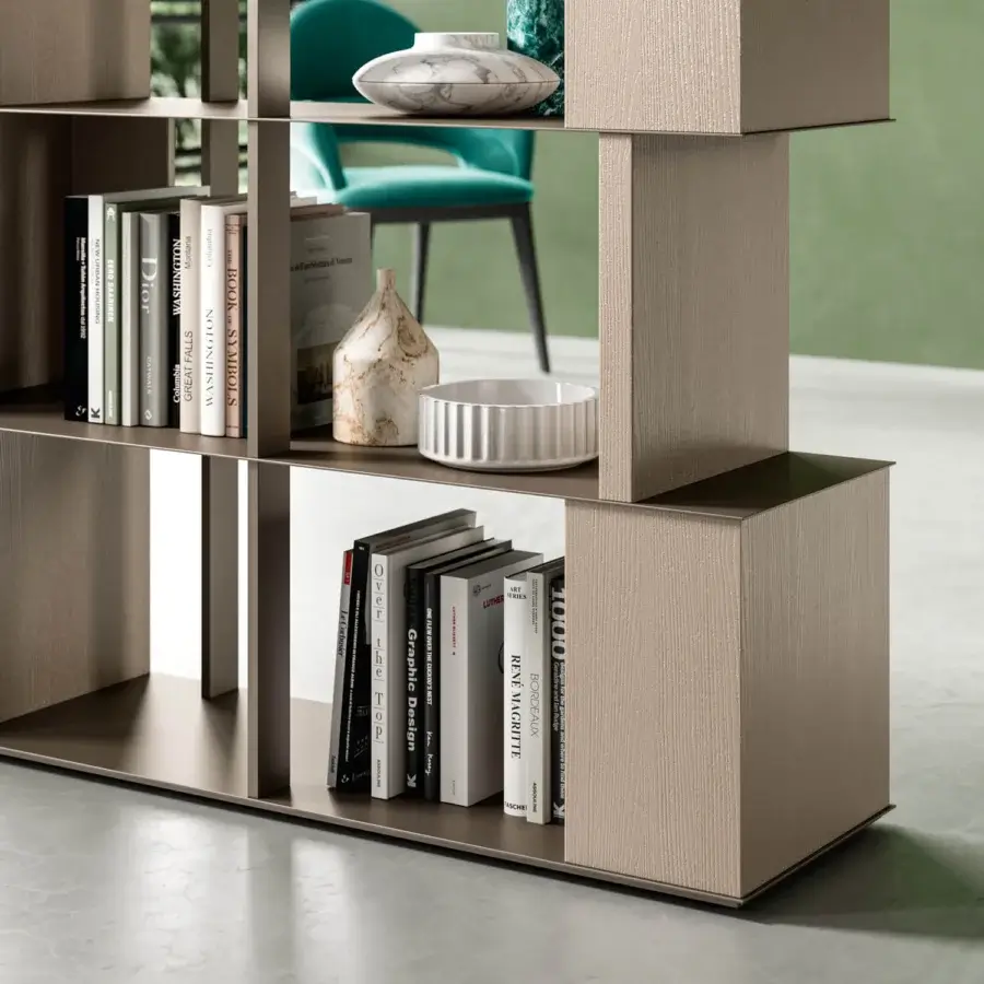 Superior Ozzio Italia Manga bookcase displays a self-supporting structure built with light brown wood and bronze-toned metal uprights and shelves