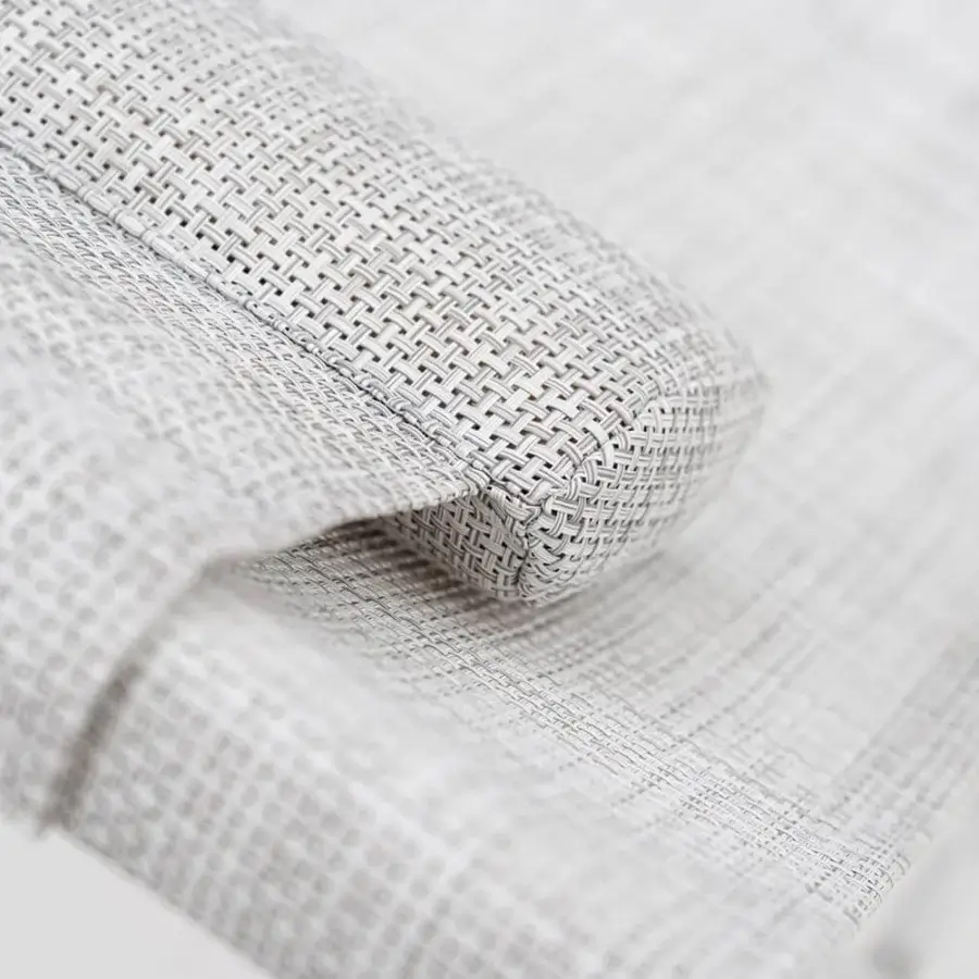 Distinguished Varaschin Clever Lounger lounge chair with light gray woven textile, built with powder-coated aluminum for weather resistance